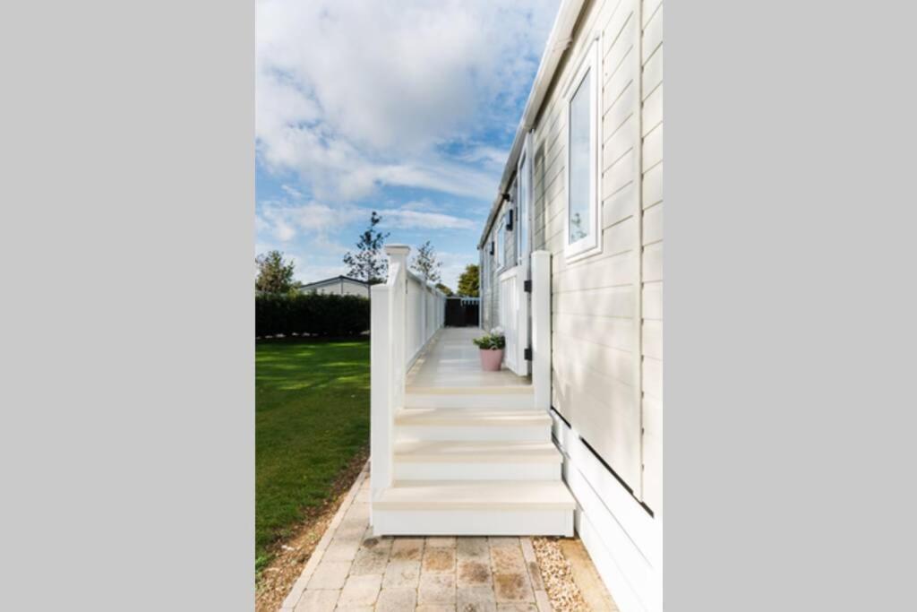 Villa The Warren South Cerney Exterior foto